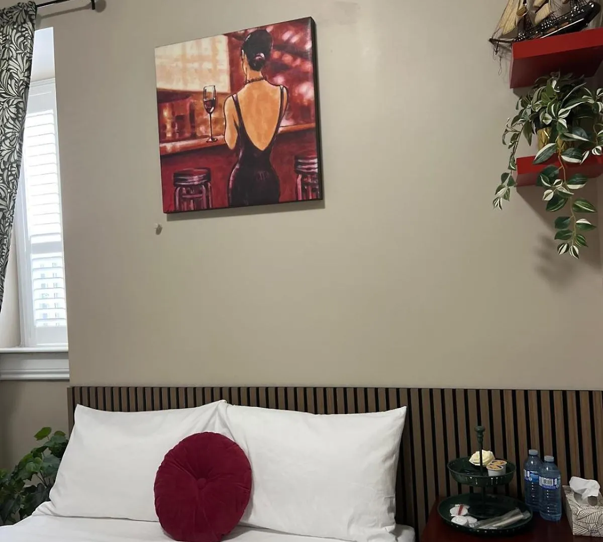 Guest house Downtown Private Room Central Location Toronto