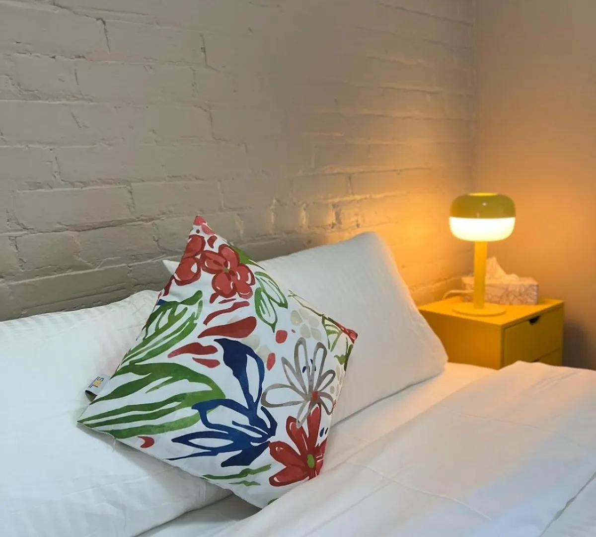 Downtown Private Room Central Location Toronto Guest house