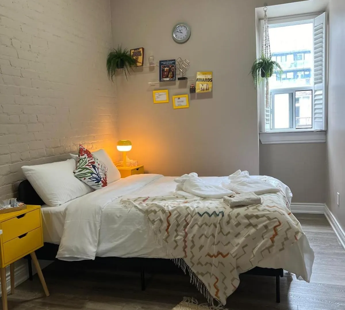Guest house Downtown Private Room Central Location Toronto Canada