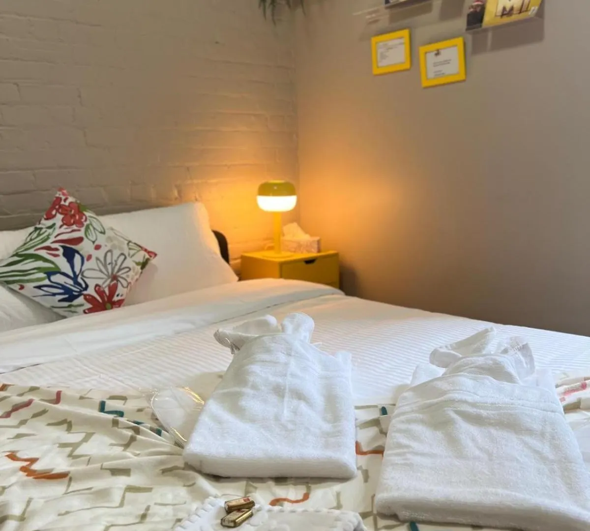 Guest house Downtown Private Room Central Location Toronto