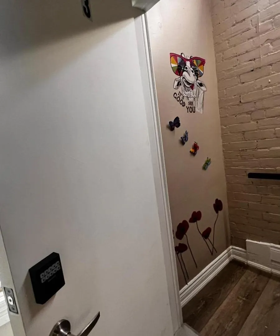 Downtown Private Room Central Location Toronto