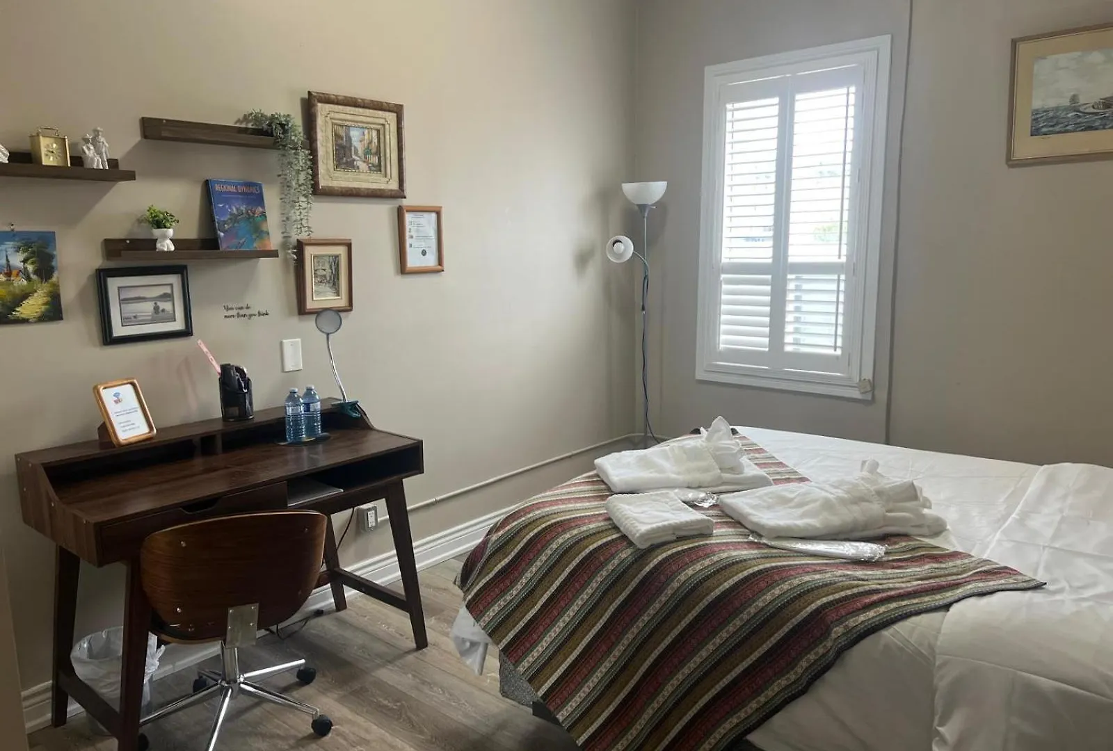 Downtown Private Room Central Location Toronto Canada