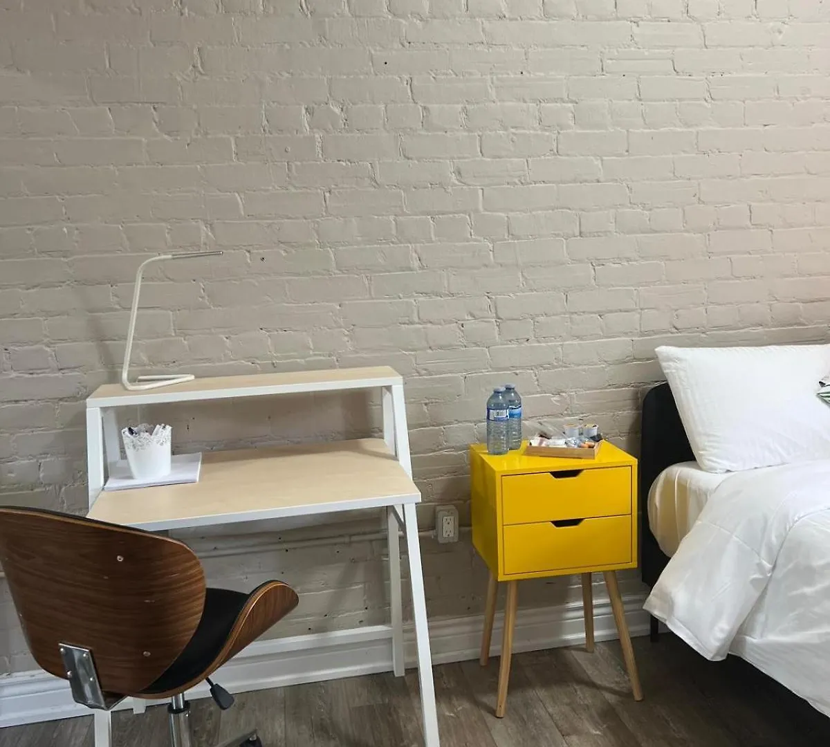 Downtown Private Room Central Location Toronto